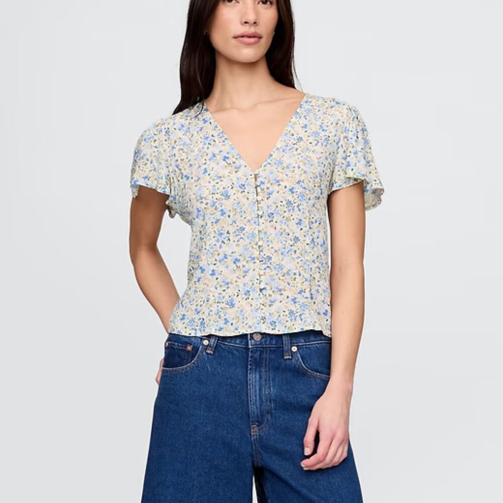 Gap Blue and White Floral Crepe Flutter-Sleeve Top Size L NWT